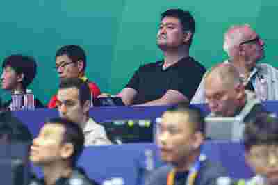 字母哥加盟热火开启新篇章 NBA争冠格局生变 迈阿密如何围绕巨星重建竞争力与阵容深度